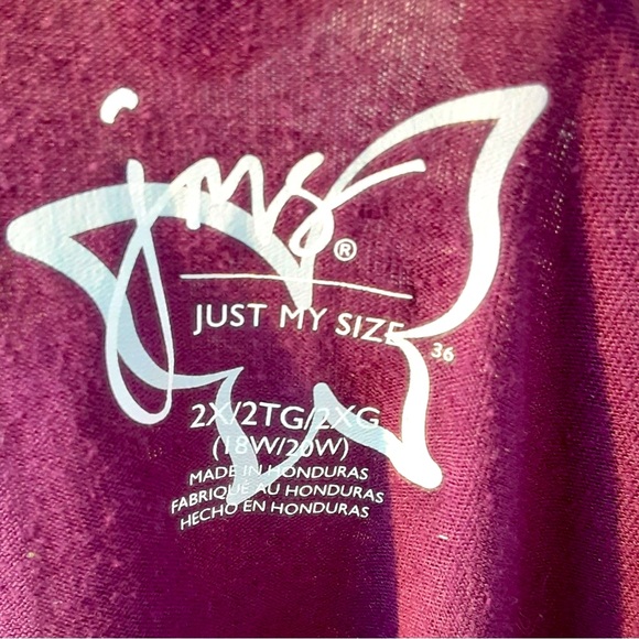 Pretty butterfly woman’s top - Picture 3 of 3